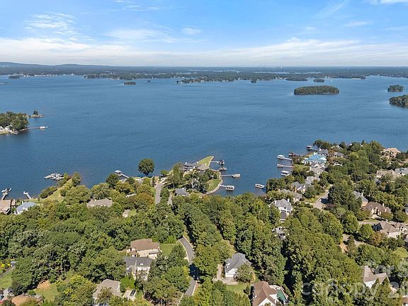 3rd image of 19002 Lakehouse Pointe Dr
