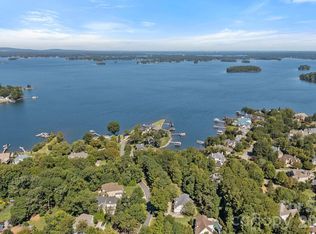 19002 Lakehouse Pointe Dr, Cornelius, NC 28031
