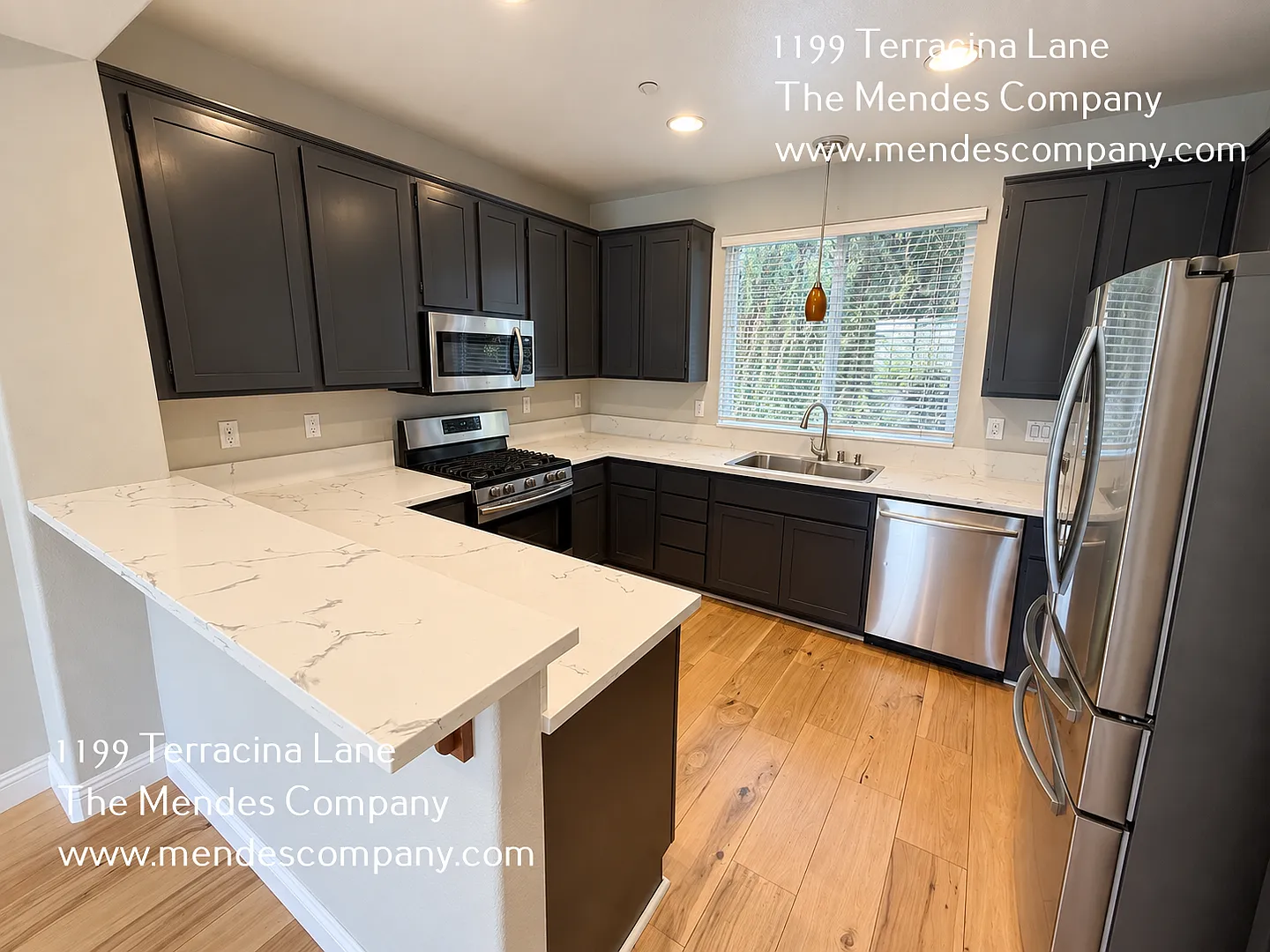 Updated 2BD/2.5BA Middletown Townhome with Garage, Central A/C & In-Unit Laundry! — Photo 4