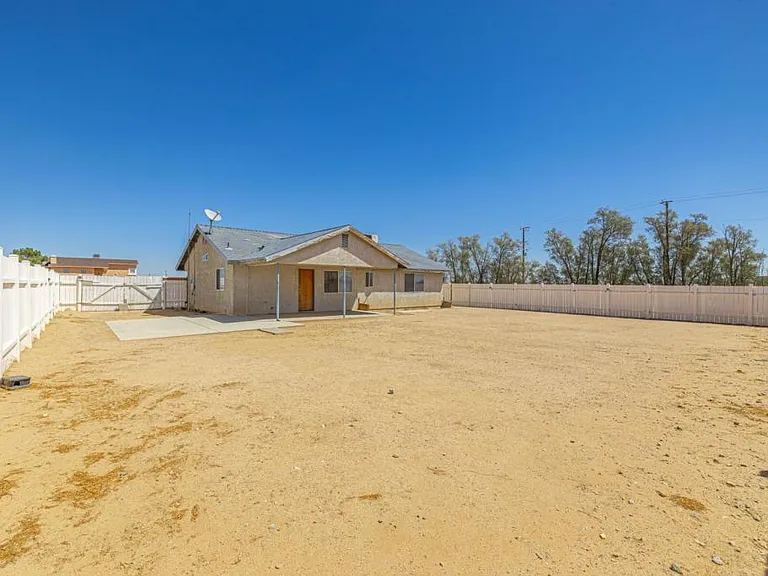 6940 Quezon Ave — Photo 33