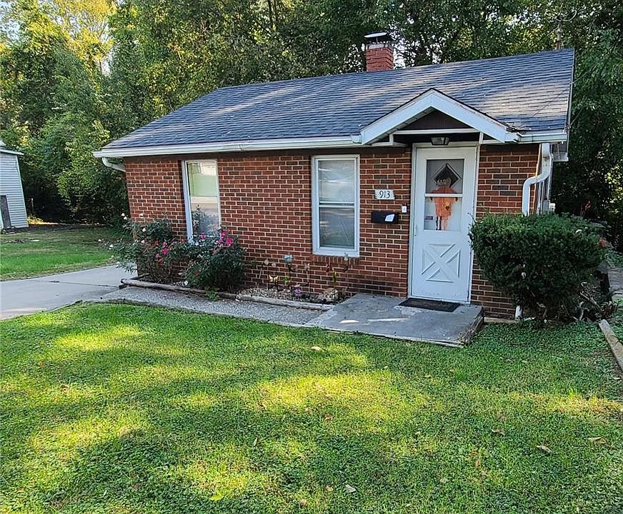 2nd image of 913 Vista Ave