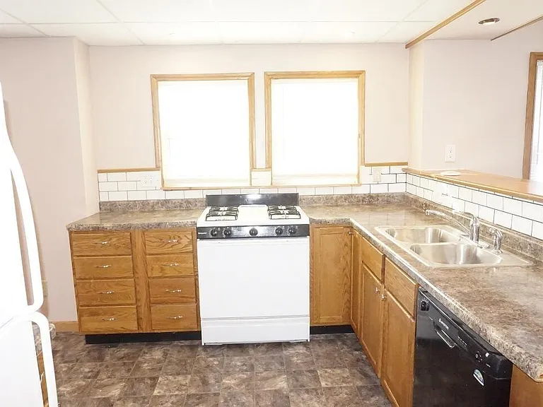 2601 Cottonwood Ct — Photo 16
