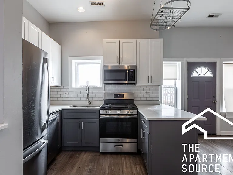 3216 W Augusta Blvd #3 — Photo 5