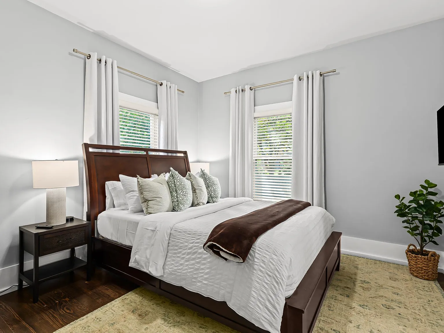 2 bed, 1103 sqft, $6,000 — Photo 3