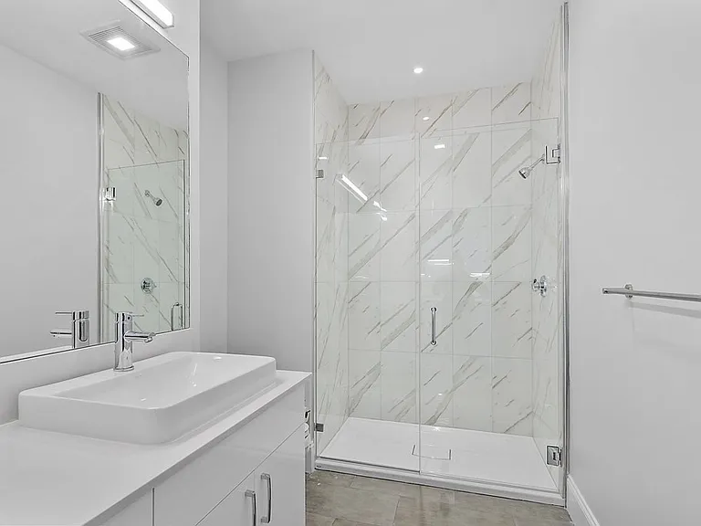 205 Maverick St #201 — Photo 23