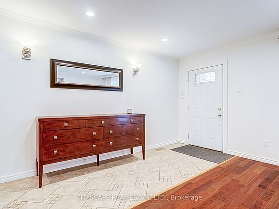 2nd image of 34 Highgate Dr