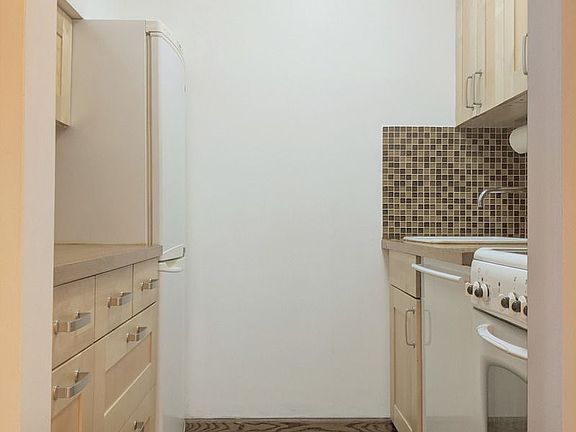 3rd image of 244 Madison Ave APT 2D