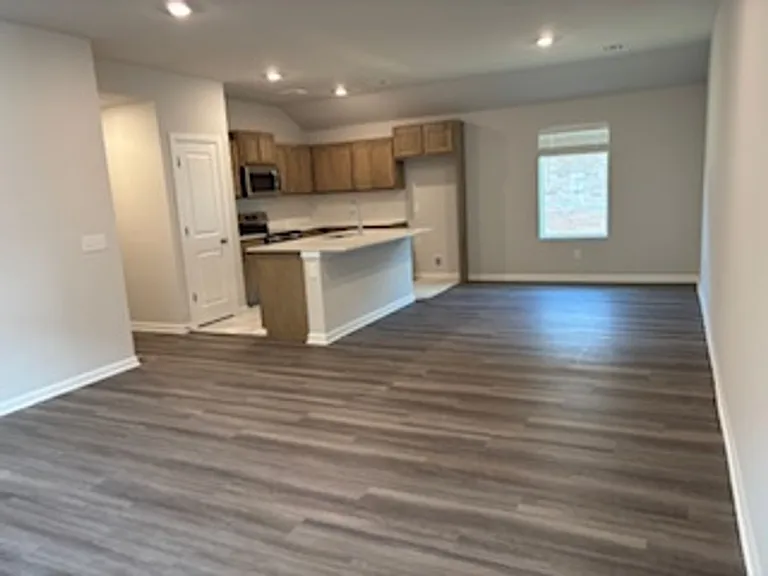 19509 Conway Dr — Photo 3