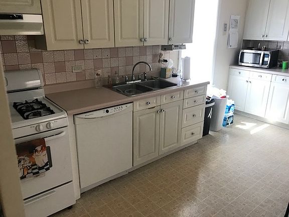 5th image of 5481 N Austin Ave APT 1