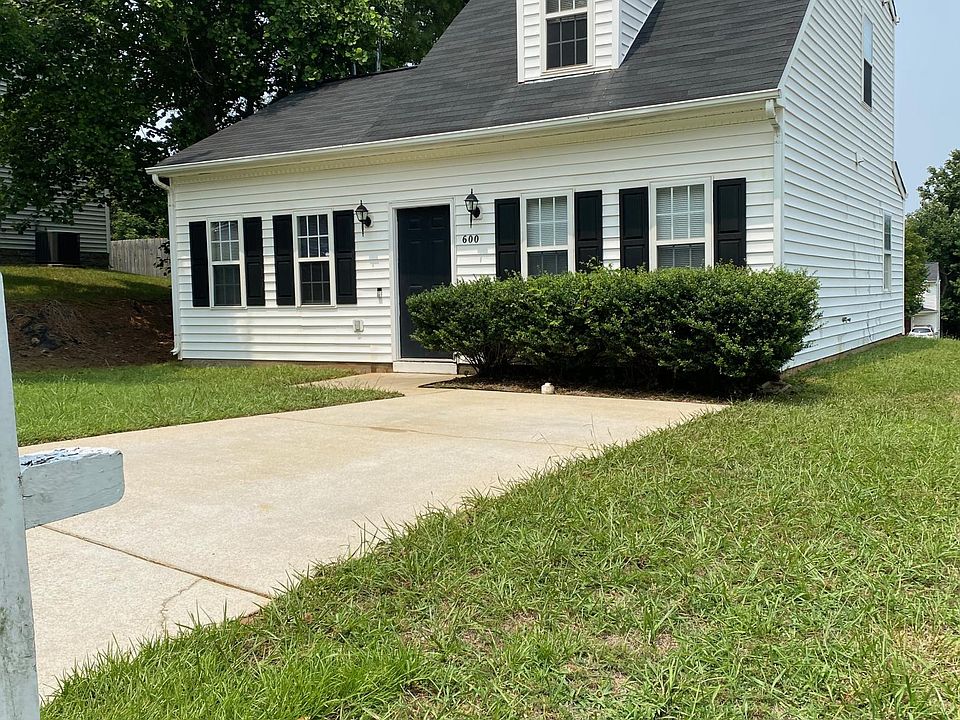 1st image of 600 Parkander Ct