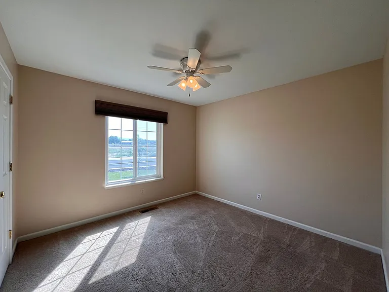 1073 Pepper Ln — Photo 7