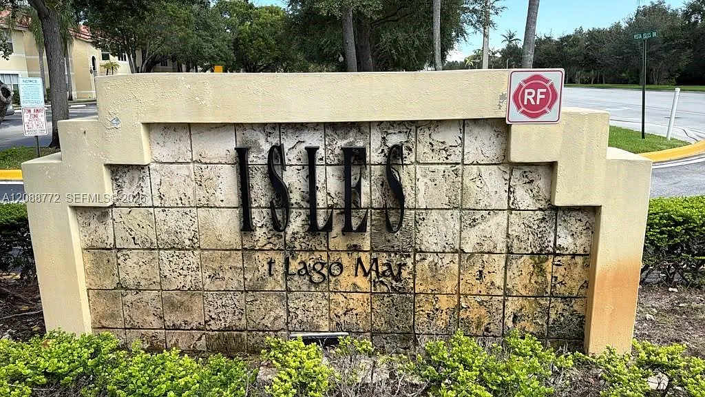 Isles At Lago Mar Condo — Photo 1