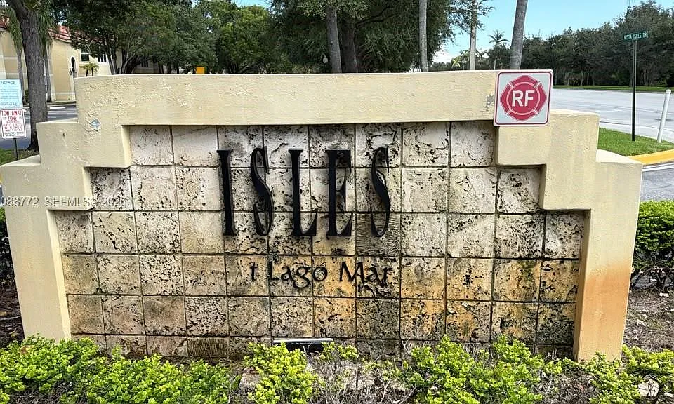 457 Vista Isles Dr #2114