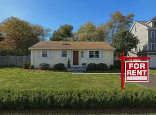 11 Ashby Rd, Bedford, MA 01730