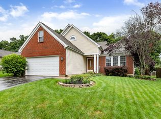 618 Weeping Willow Ln, Maineville, OH
