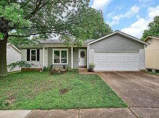 831 Peace Haven Dr, Saint Louis, MO