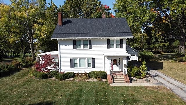 1st image of 111 Country Club Pl