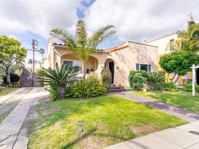 1123 Carmona Ave, Los Angeles, CA, 90019