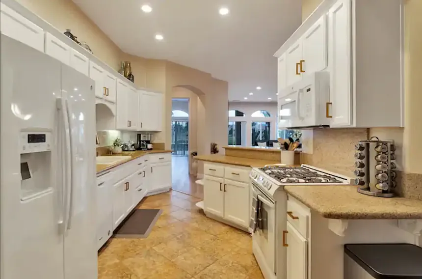 3 bed, 2005 sqft, $4,500 — Photo 4