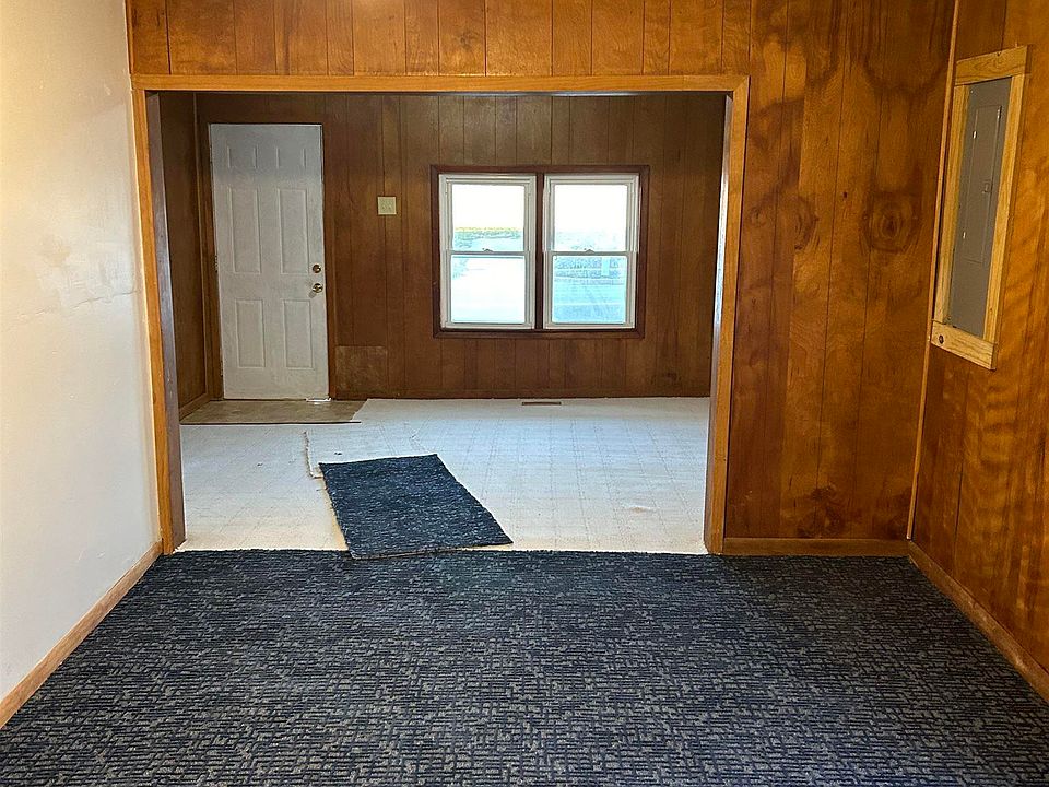 2nd image of 1521 W Main St