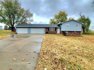 8300 Heather Dr, Newburgh, IN 47630