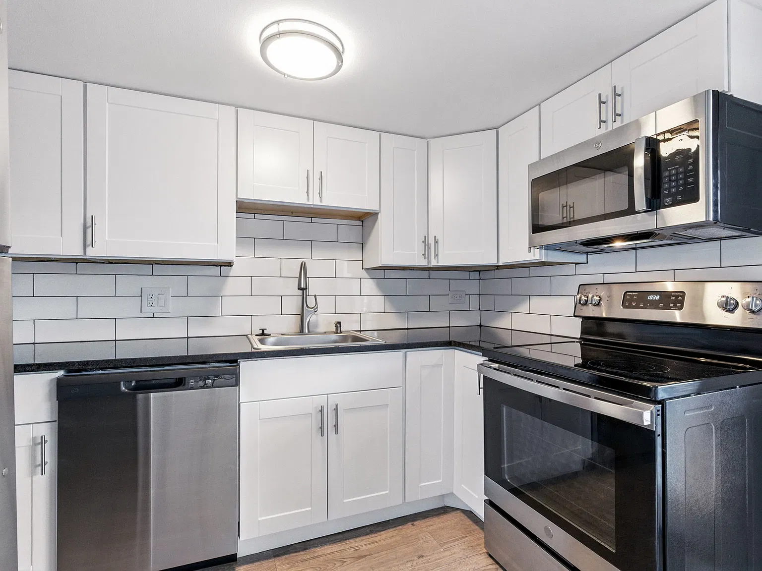 10765 W 7th Pl — Photo 4