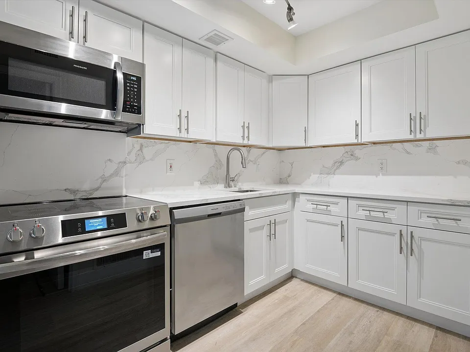 511 Bayshore Dr #206