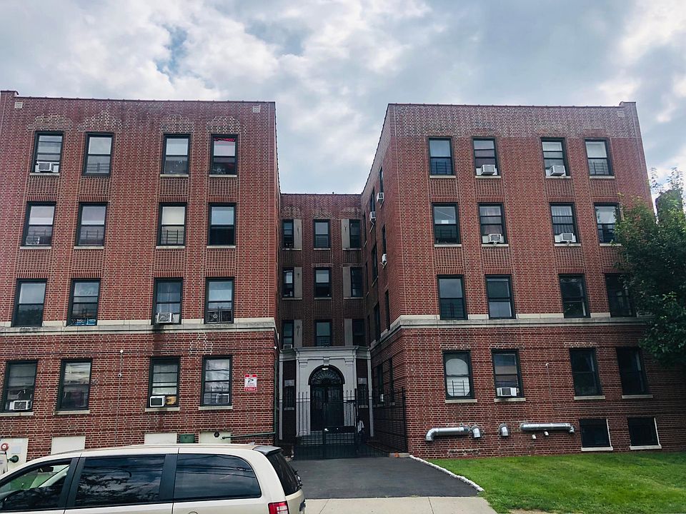 1st image of 106 Locust Hill Ave APT 2J