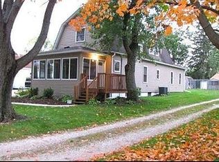 407 S Heaton St, Morrison, IL 61270