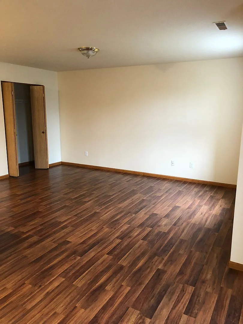 Long Beach Cove Villa Apartments — Photo 3