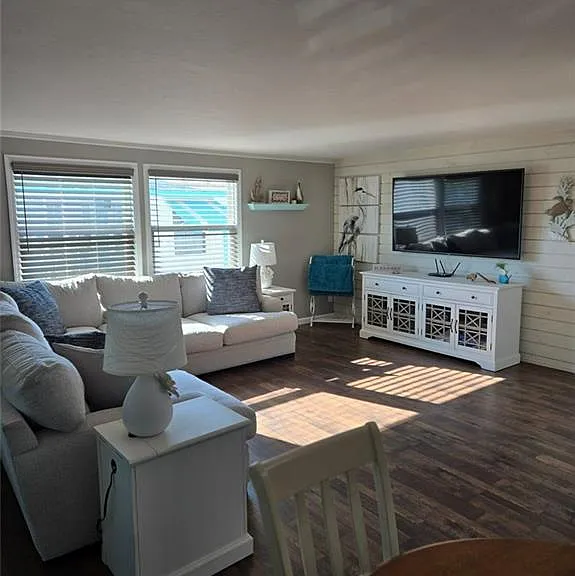 114 Elise Dr — Photo 33