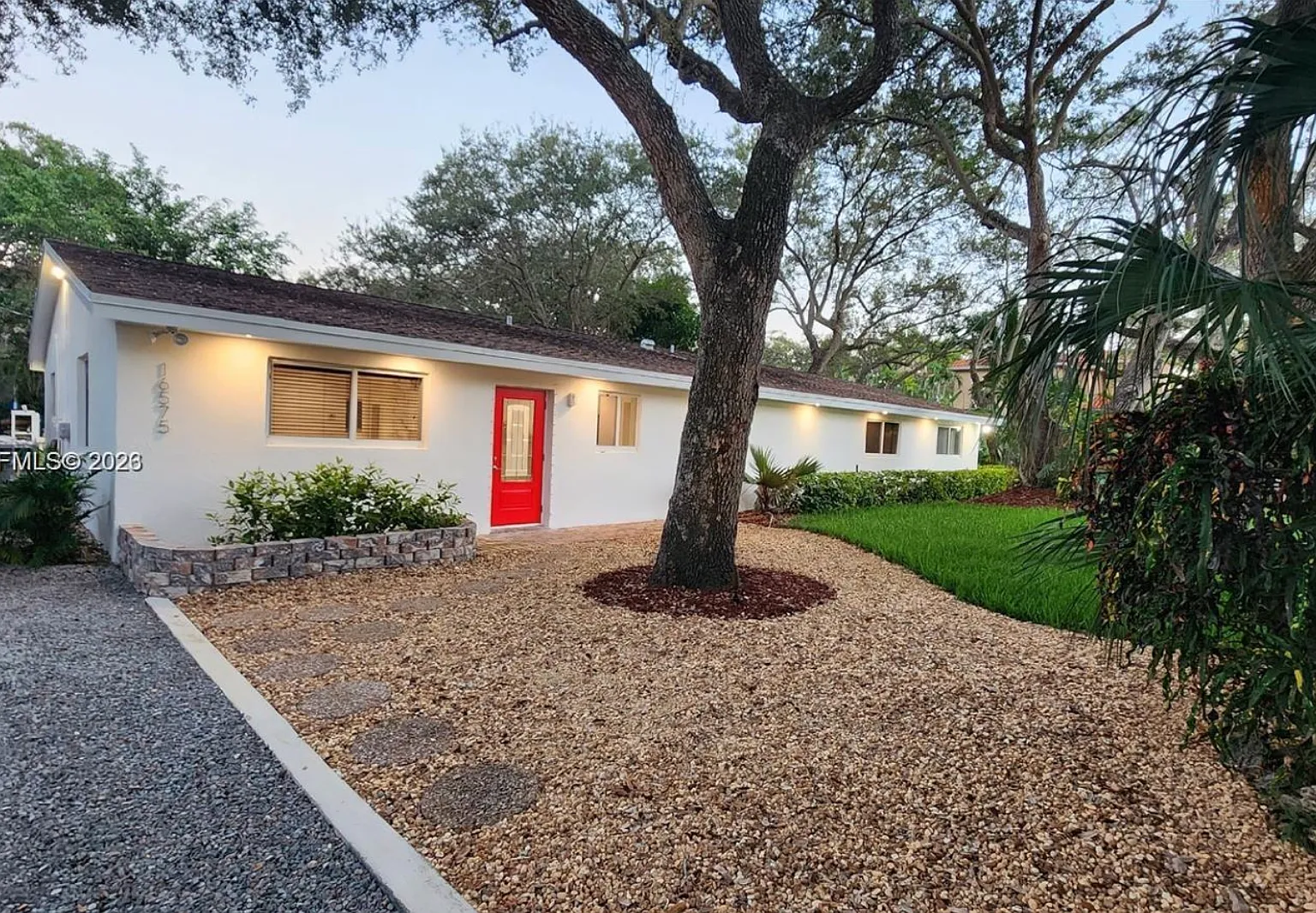 2 bed, 1150 sqft, $3,250 — Photo 3