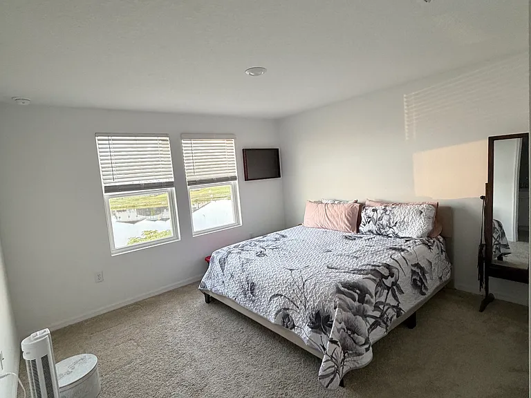 5730 Archipelago — Photo 12