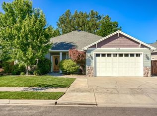 328 Willow Springs Dr, Talent, OR 97540