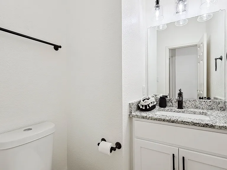 806 Longleaf Dr — Photo 40