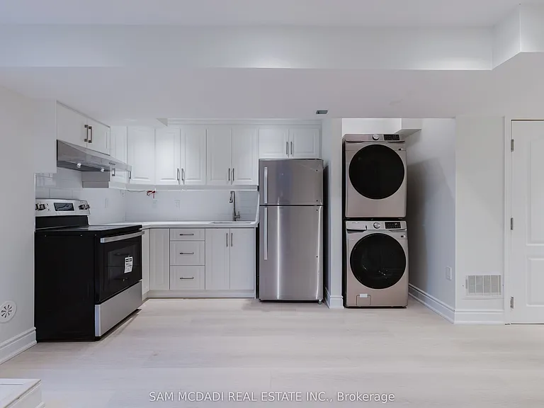 5489 Festival Dr — Photo 8