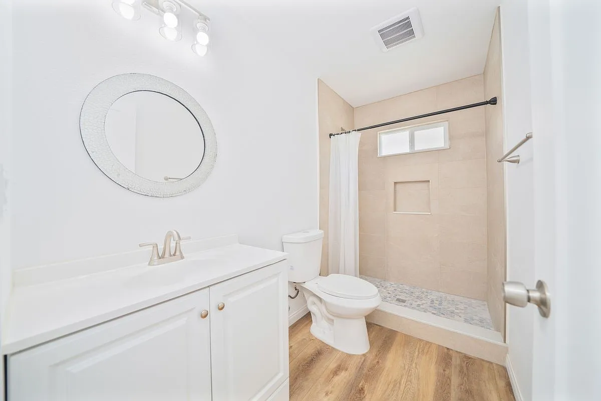 2 bed, 2.0 bath, 750 sqft, $2,700 — Photo 3
