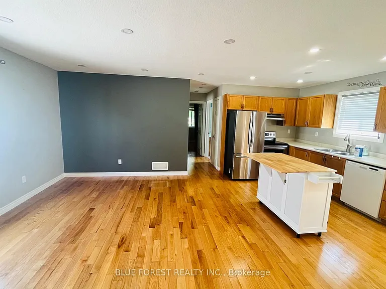 1828 Marconi Blvd — Photo 7