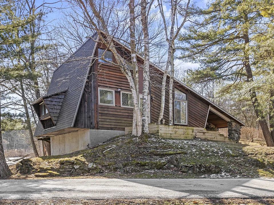 1st image of 306 Lake Lodge Dr