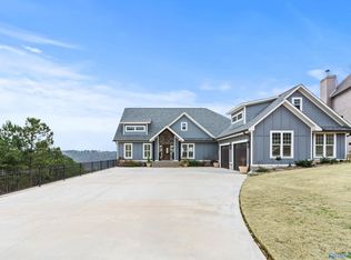 498 Ridgefield Cir, Guntersville, AL 35976