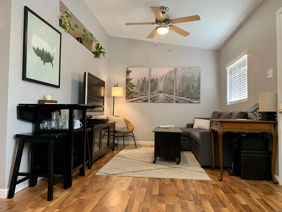 1433 E Edgemont Ave #2