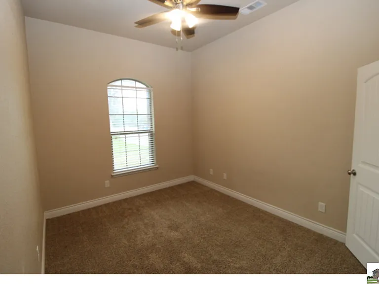 1128 Pheasant Cir — Photo 29