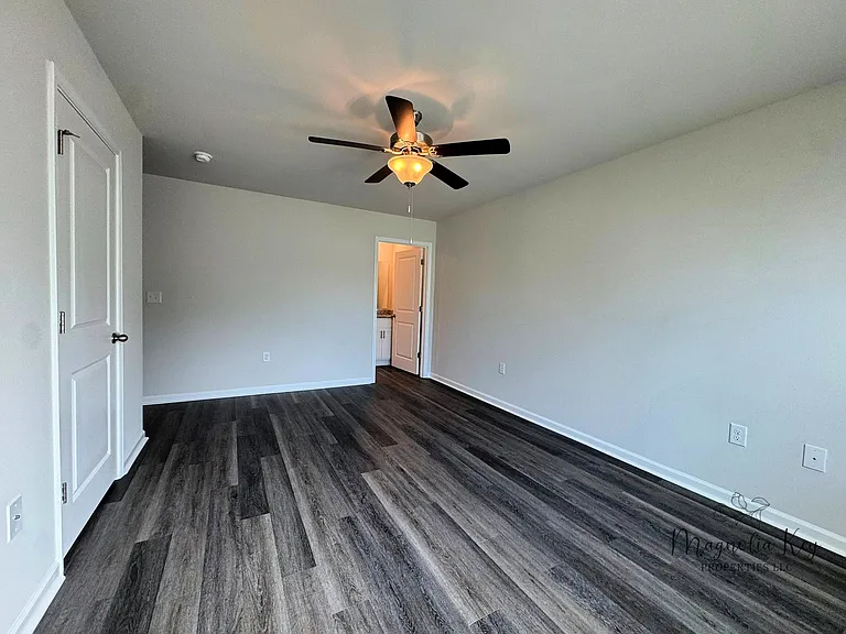 555 Gemstone Blvd — Photo 19