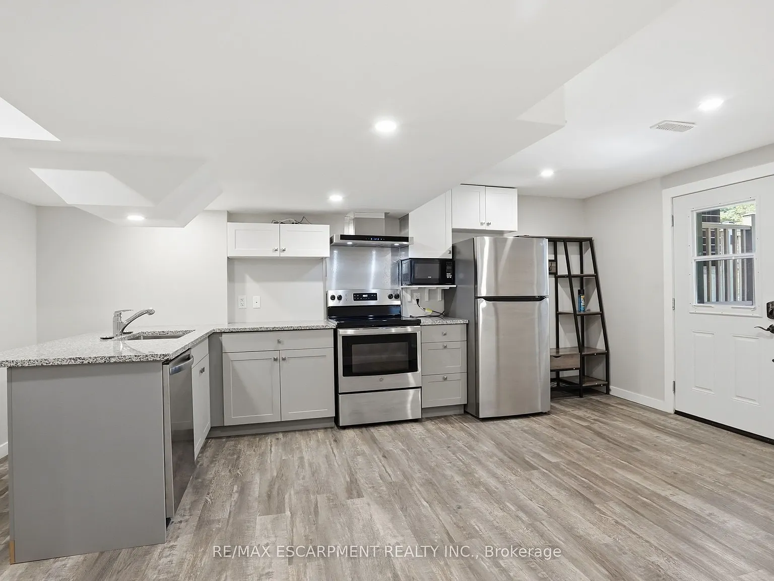 2 bed, $1,700 — Photo 3