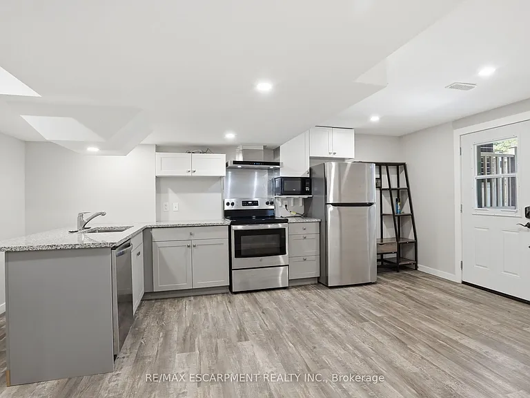43 Fleming Cres #LOWER LEVEL — Photo 3