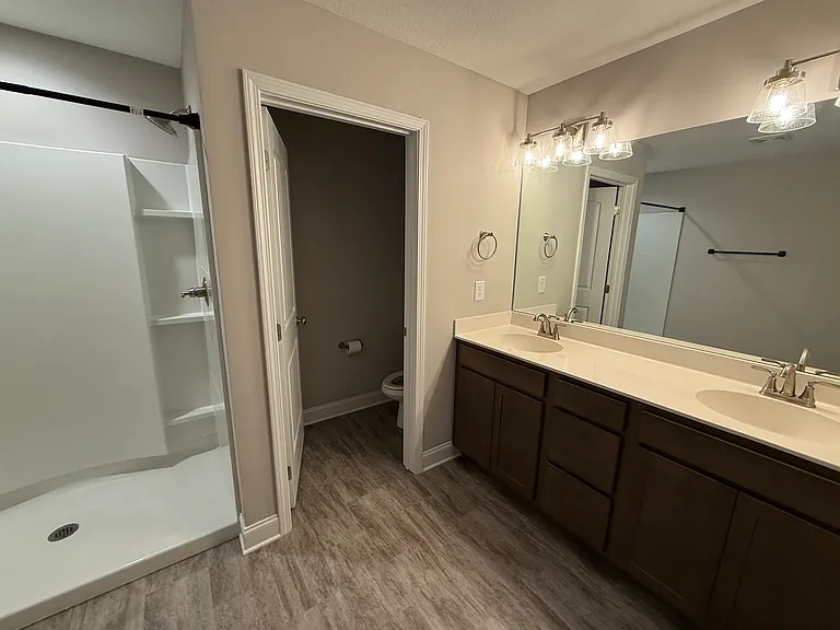 336 Broadberry Ave — Photo 10
