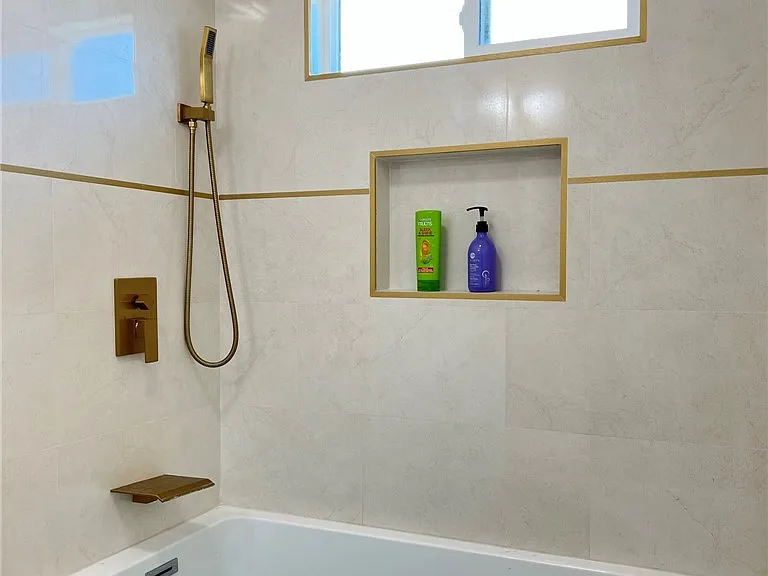 1432 N Catalina St — Photo 16