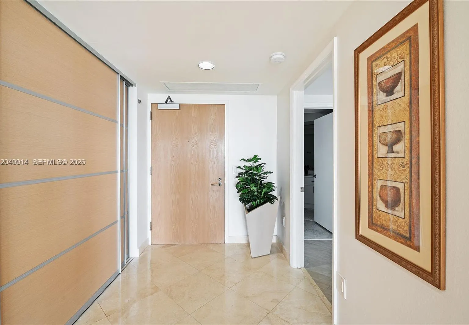 Oceania Iv Condo — Photo 4