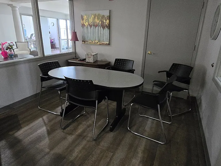 South Ridge Apartments — Photo 10
