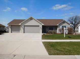 1206 Winchester Ave, Fond Du Lac, WI 54935